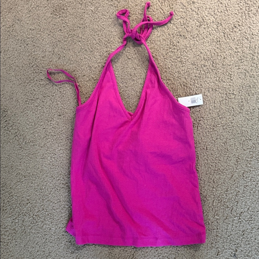 Old navy women’s halter tank with built in bra NWT XL